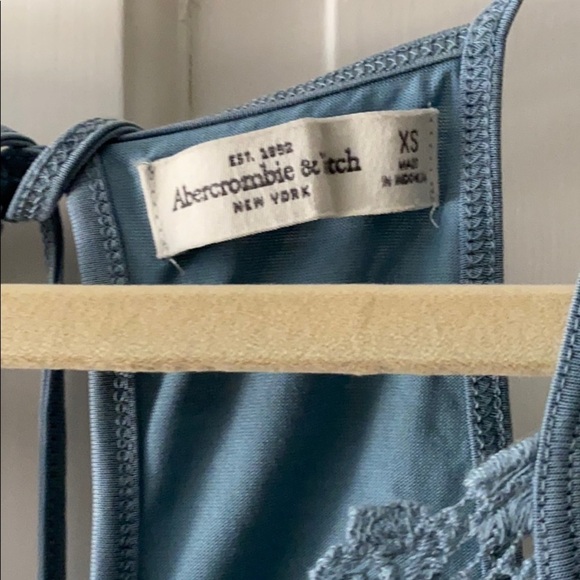 Lightly used Abercrombie and fitch tank top blouse - Picture 2 of 4